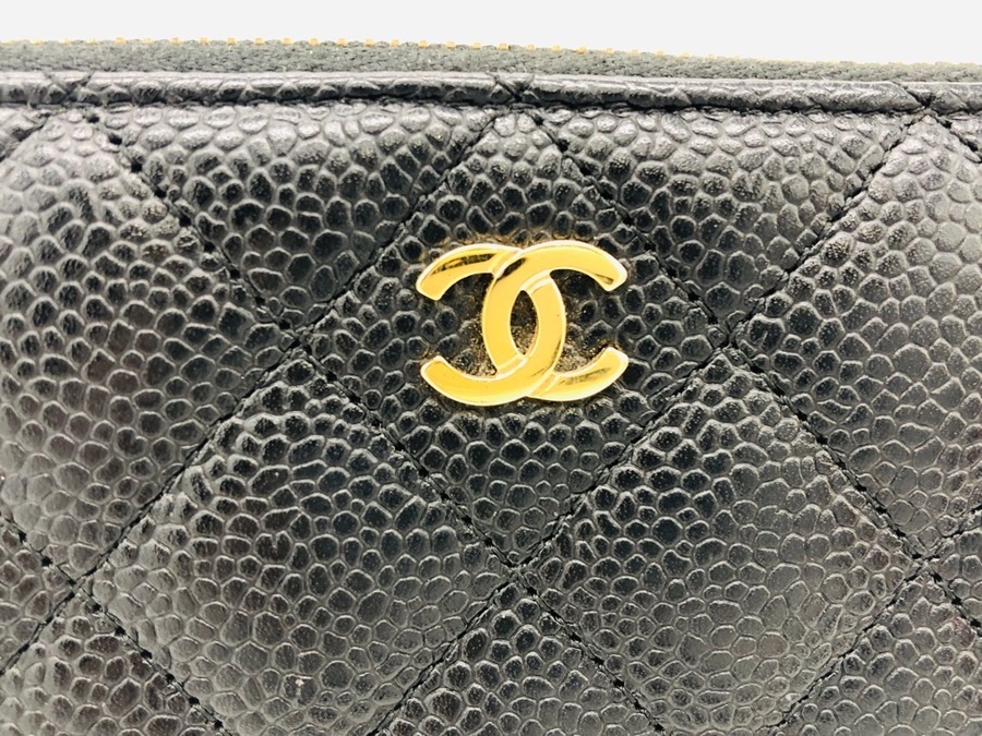 世界的セレブにも愛される《CHANEL》よりキャビアスキンラウンド 世界的セレブにも愛される《CHANEL》よりキャビアスキンラウンド