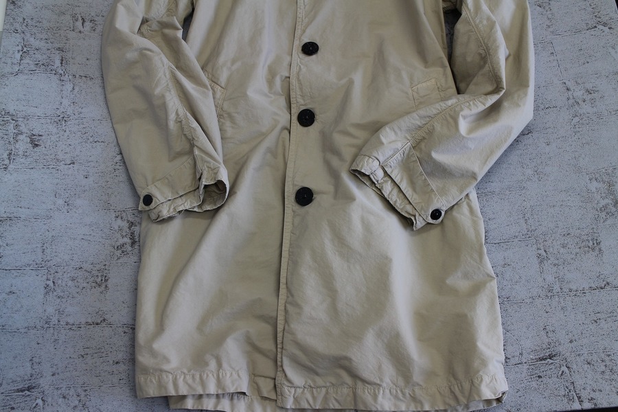 秋に着られるコートをお探しの方【STONE ISLAND/ストーン