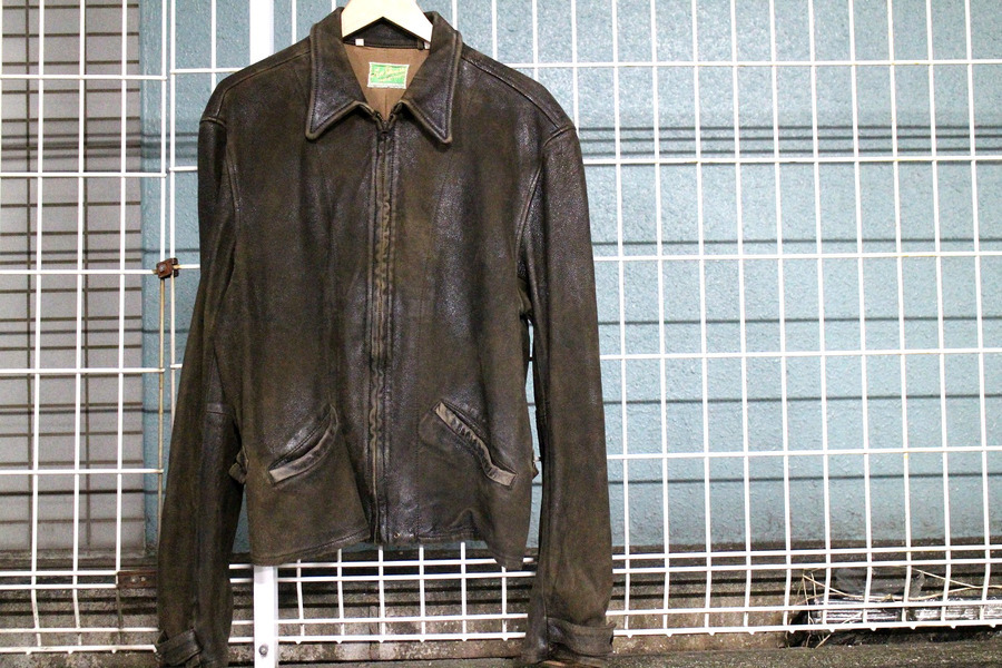 新春入荷速報】LEVI'S VINTAGE CLOTHING 傑作1930s復刻 Menlo leather ...