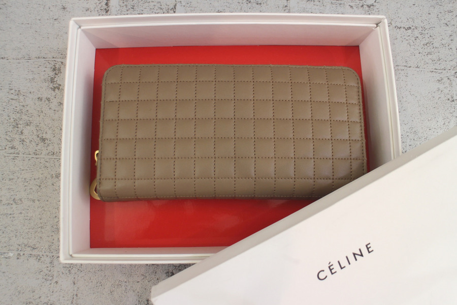 CELINE/セリーヌ】Cチャームキルテッドジップウォレット[2020.02.13発行]