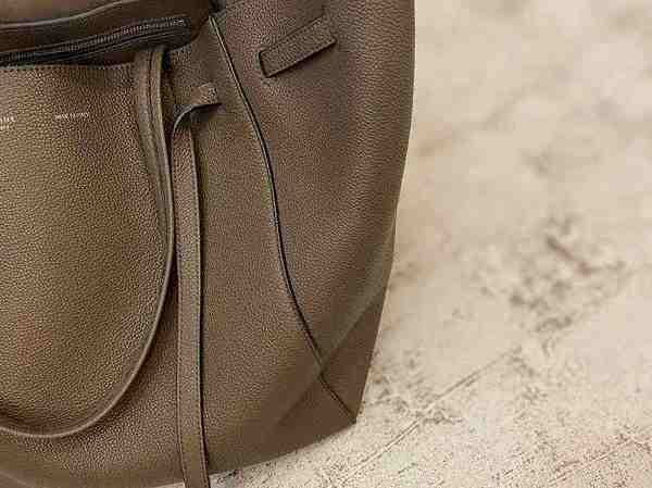 CELINE】カバファントムスモール入荷。[2020.02.28発行]｜トレファク