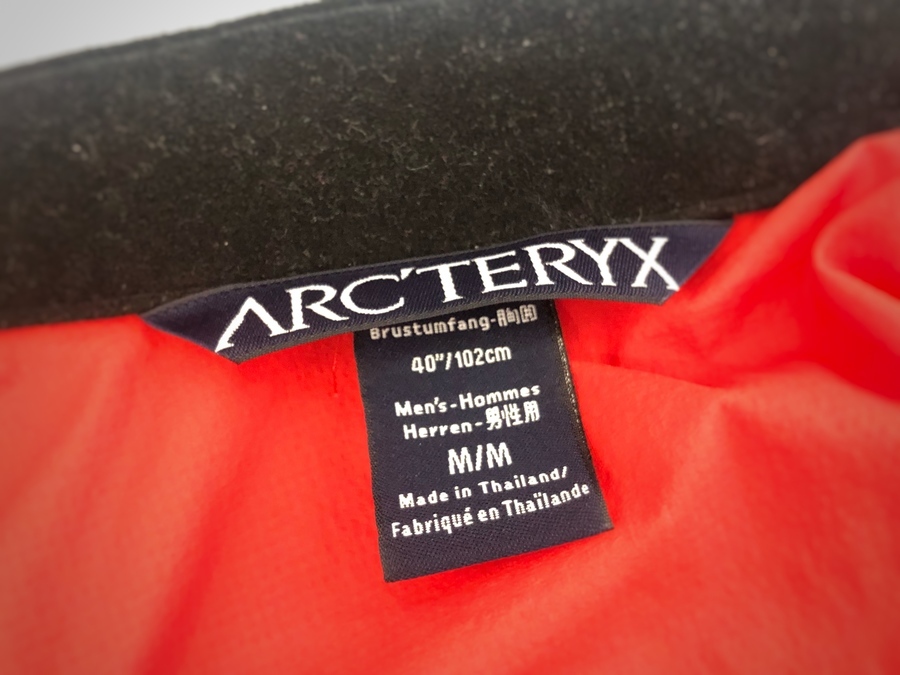 【送料無料/即納】  ARC'TERYX ／アークテリクス】よりバックロゴナイロンジャケット ジャケット・アウター