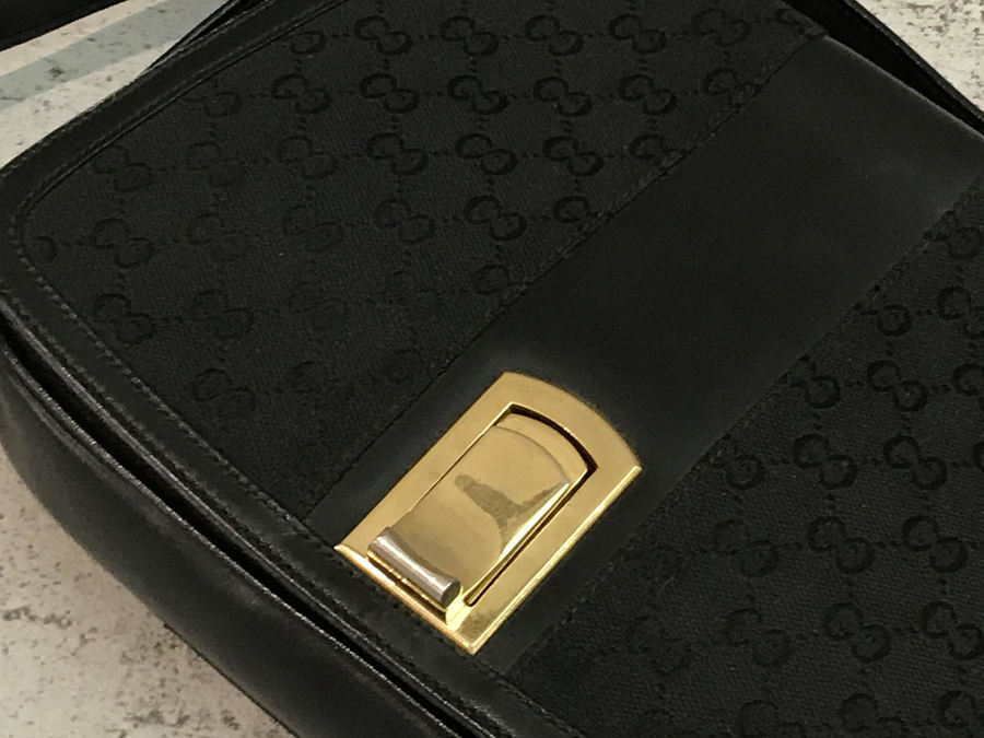 GUCCI/グッチ】よりヴィンテージスライドロックショルダーバッグ