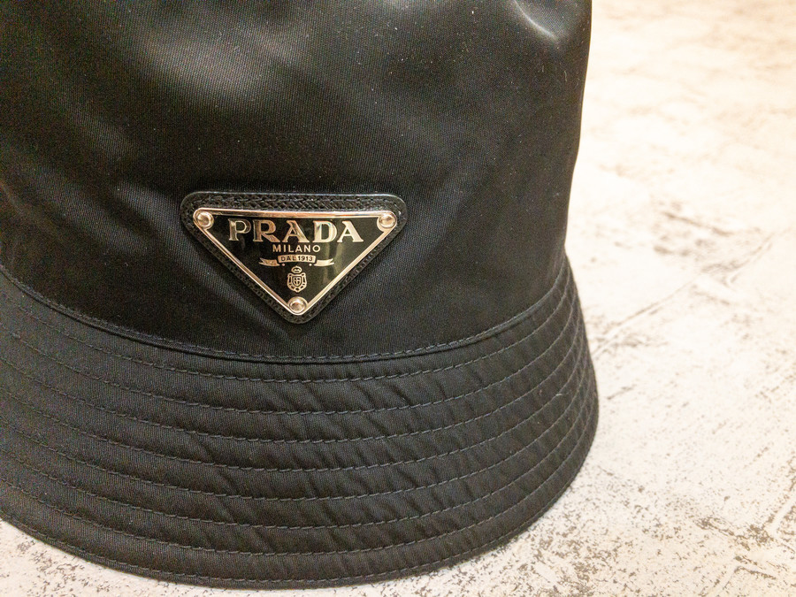 PRADA/プラダ】よりRe Nylon ロゴプレートナイロンバケットハット買取