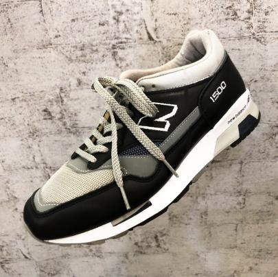 「スニーカーのNEW BALANCE 」