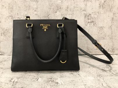 「ラグジュアリーブランドのPRADA 」