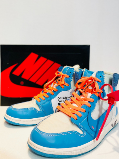 「スニーカーのOFF-WHITE×NIKE 」