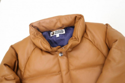 ダウンジャケットのストリート