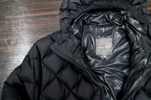 デュベティカのダウンジャケット