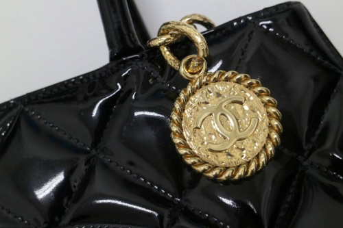 CHANELの復刻トトート