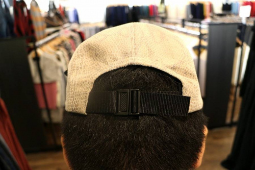 シュプリームの横浜