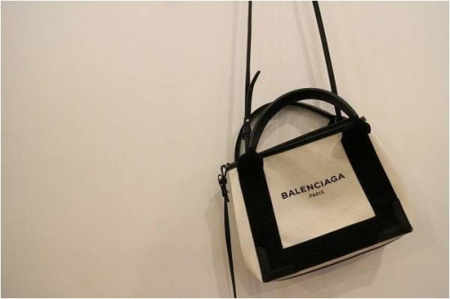 BALENCIAGAのバレンシアガ