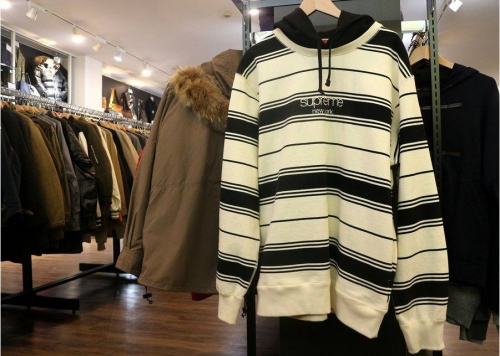 シュプリームの古着