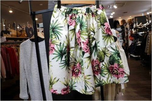 ボタニカルの古着