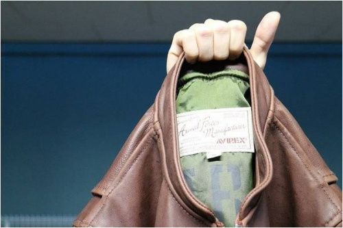 アヴィレックスのレザージャケット