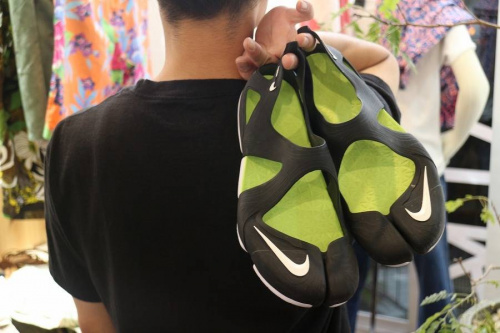 ディーゼルのジョグジーンズ