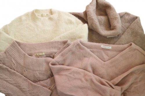 ニットのセーター