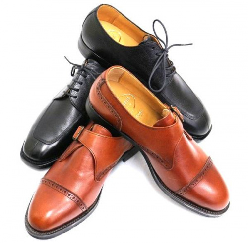 ビジネスアイテムのドレスシューズ