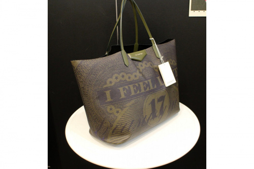 GIVENCHYのジバンシー