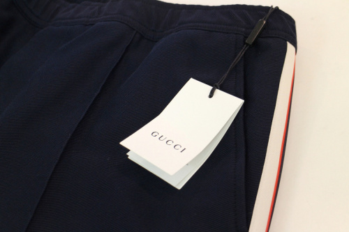 ストライプジョギングパンツの18年モデル