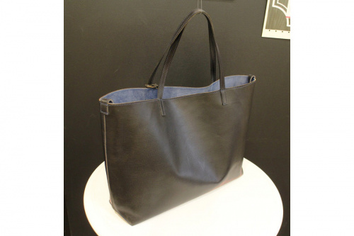 フェリージのﾊﾞｯｸ