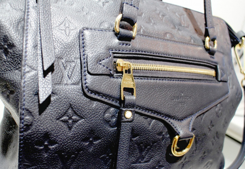 ラグジュアリーブランドのLOUIS VUITTON