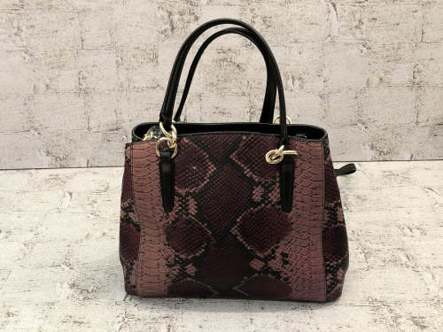 ハンドバッグのパイソン