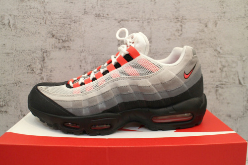 スニーカーのNIKE