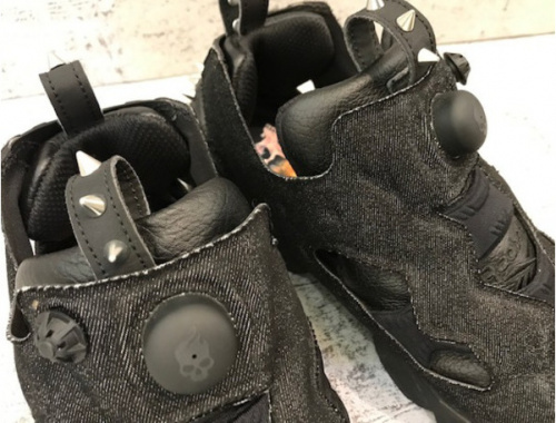 ポンプヒューリーのスニーカー