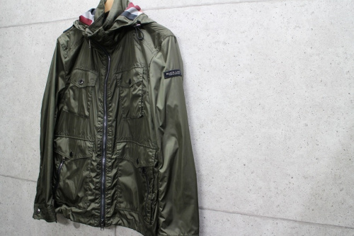 ブラックレーベル・クレストブリッジのナイロンジャケット