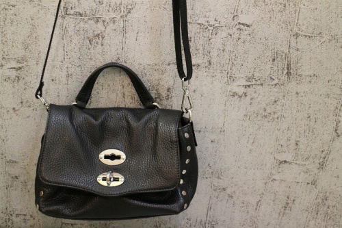 キャリアファッションのZANELLATO