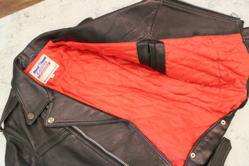 カドヤのレザーダブルライダースジャケット