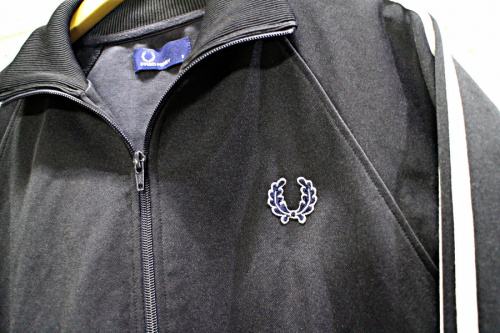 スポーツブランドのFRED PERRY