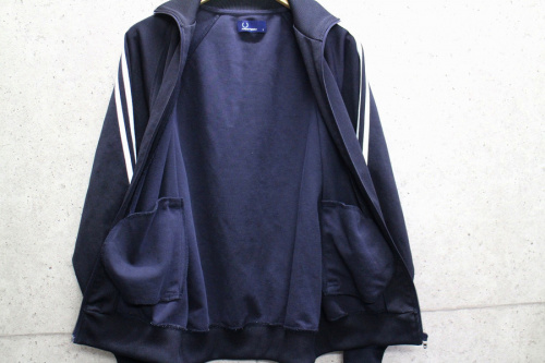 フレッドペリーのツインテープトラックジャケット