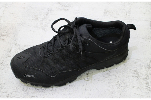 イノベイトのオフロードシューズ