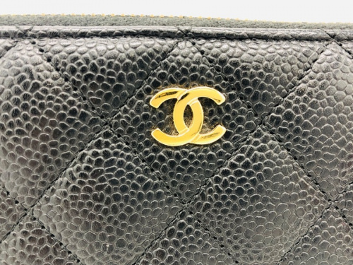 キャビアスキンのファスナー長財布