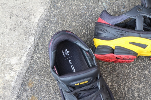 ストリートブランドのadidas×RAF SIMONS