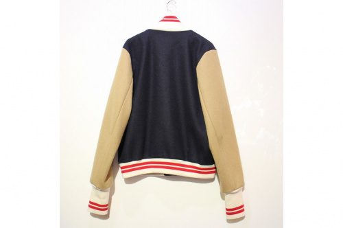 メゾンキツネのスタジャン