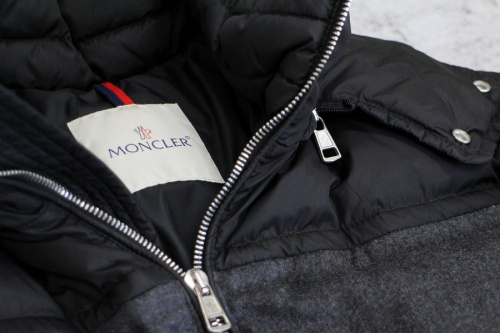 モンクレールのダウンジャケット