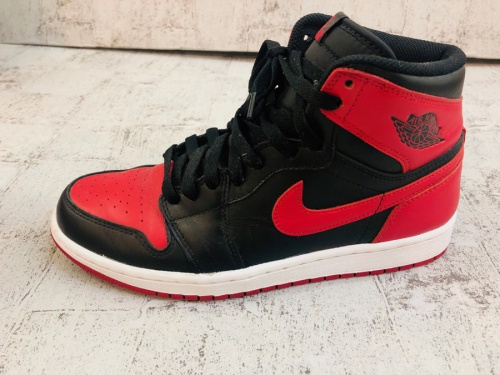 ナイキのAIR JORDAN 1