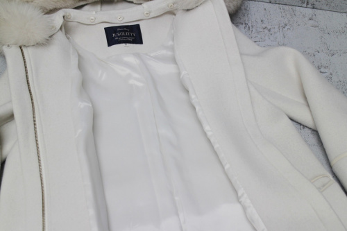 ジャスグリッティーのウールコート