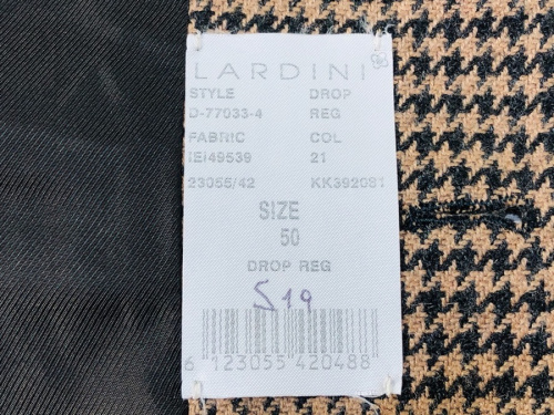 ジレのイタリア製