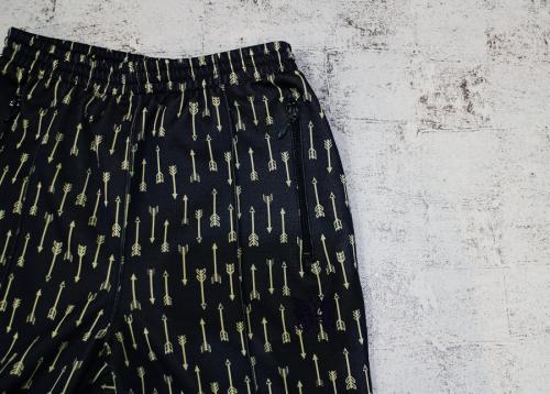 ニードルスのトラックパンツ