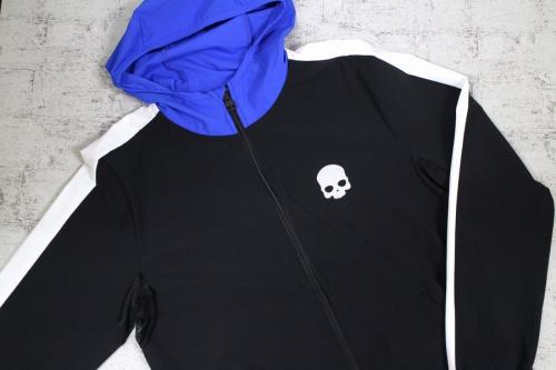 ジップパーカー、ラインパンツのメンズ