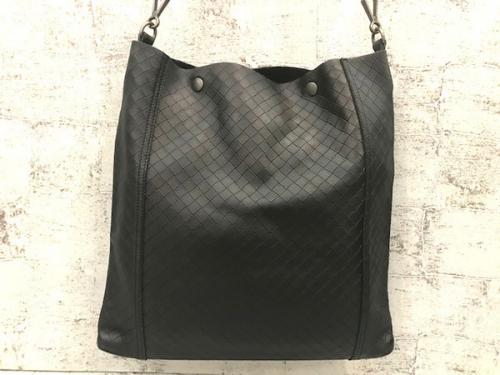 ボッテガベネタのレザーショルダーバッグ