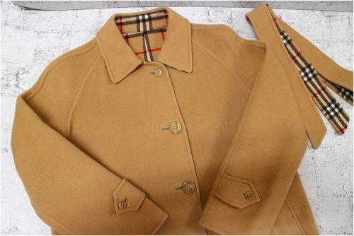 バーバリーズのリバーシブルノバチェックウールコート