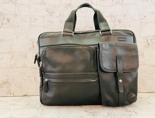 トゥミのブリーフケース