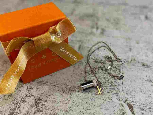 ラグジュアリーブランドのLOUIS　VUITTON