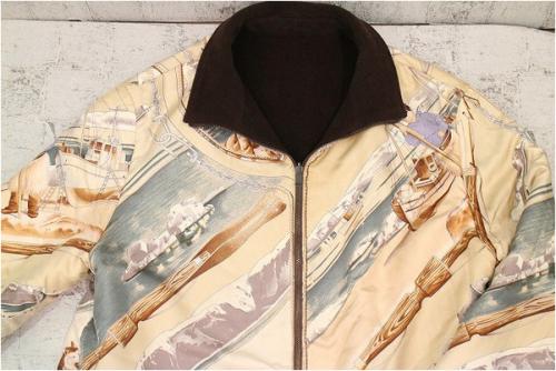 エルメスのリバーシブルシルク総柄ブルゾン