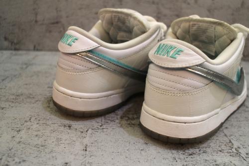 ナイキのSB DUNK LOW PRO